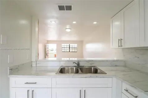 1279 W 51st Place Hialeah FL 33012