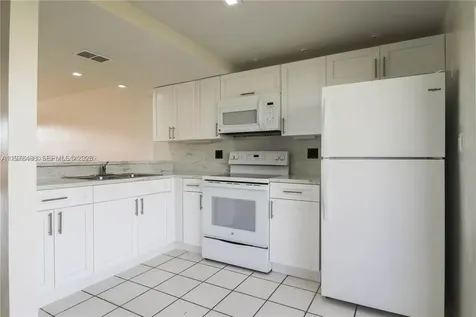 1279 W 51st Place Hialeah FL 33012