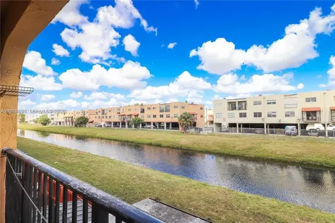 1279 W 51st Place Hialeah FL 33012