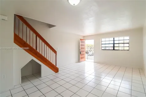 1279 W 51st Place Hialeah FL 33012
