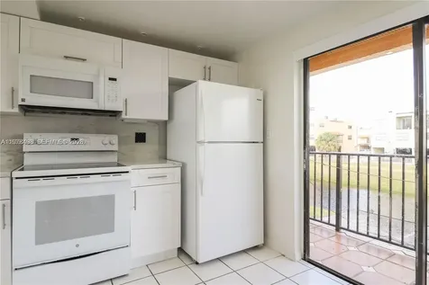 1279 W 51st Place Hialeah FL 33012