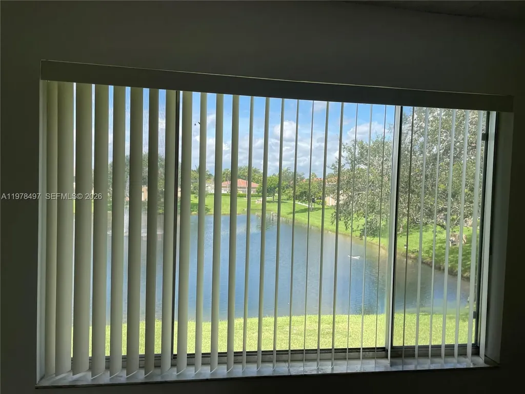 918 Twin Lakes Drive Coral Springs FL 33071