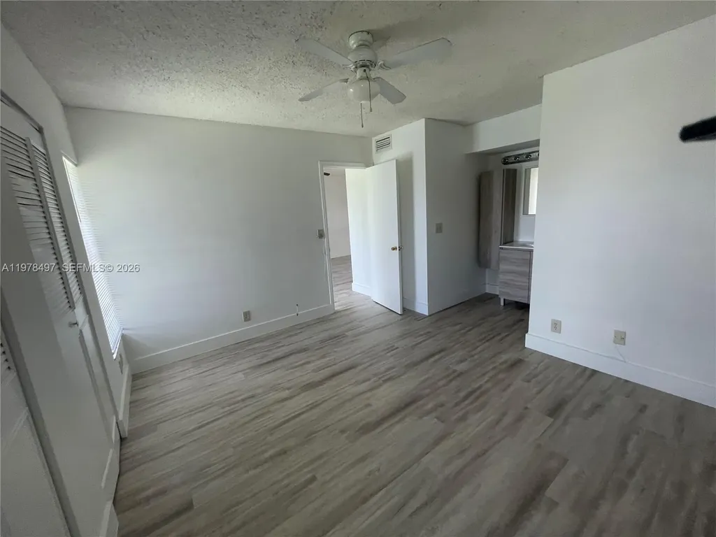 918 Twin Lakes Drive Coral Springs FL 33071