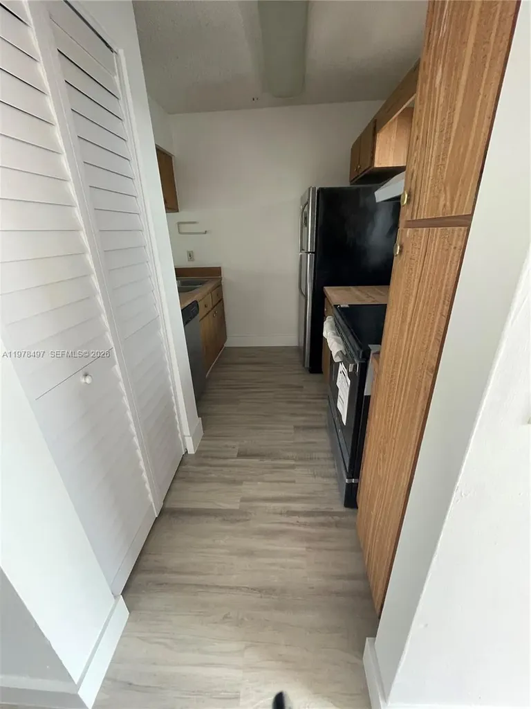 918 Twin Lakes Drive Coral Springs FL 33071