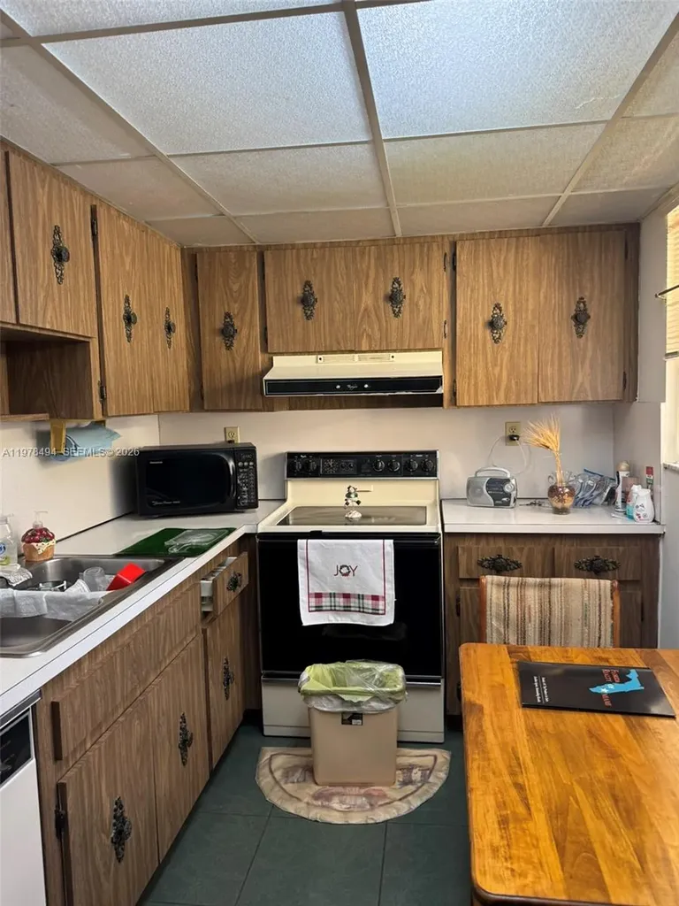 9180 Fontainebleau Boulevard Miami FL 33172