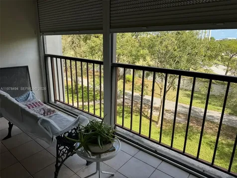9180 Fontainebleau Boulevard Miami FL 33172