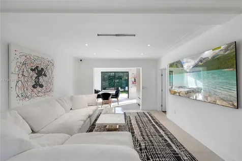 900 W 47th Court Miami Beach FL 33140