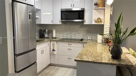 98 E Westbury E Deerfield Beach FL 33442