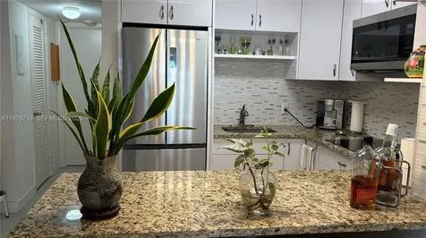 98 E Westbury E Deerfield Beach FL 33442