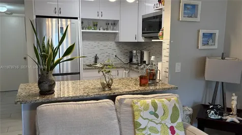 98 E Westbury E Deerfield Beach FL 33442