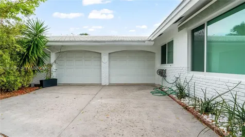 4512 Seagrape Drive Lauderdale By The Sea FL 33308