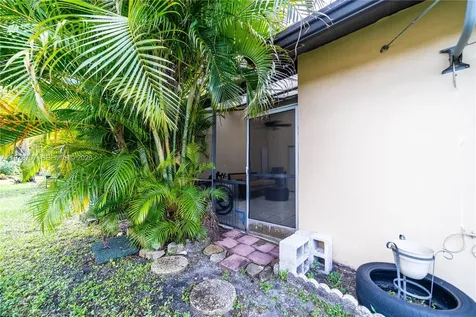 9341 E Fern Lane Miramar FL 33025