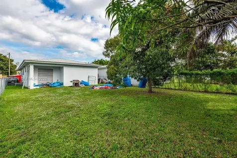 10338 SW 180th Street #2 Miami FL 33157