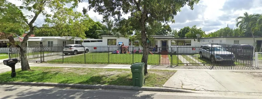 636 E 42nd Street Hialeah FL 33013