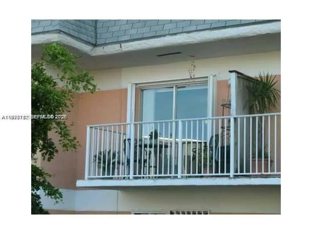260 NW 107th Avenue Miami FL 33172