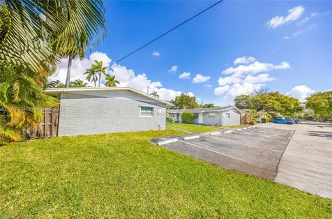 355 NW 32nd Street Oakland Park FL 33309