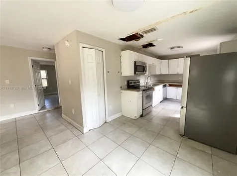 244 S Rhodes Mount Dora FL 32757