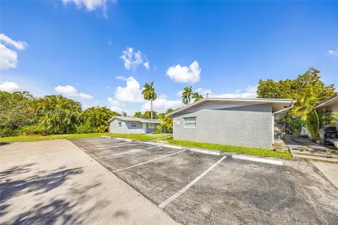 355 NW 32nd Street Oakland Park FL 33309