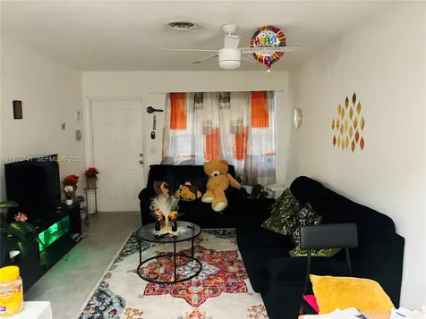 355 NW 32nd Street Oakland Park FL 33309