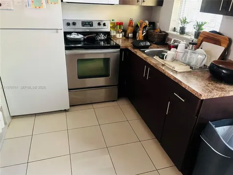 355 NW 32nd Street Oakland Park FL 33309