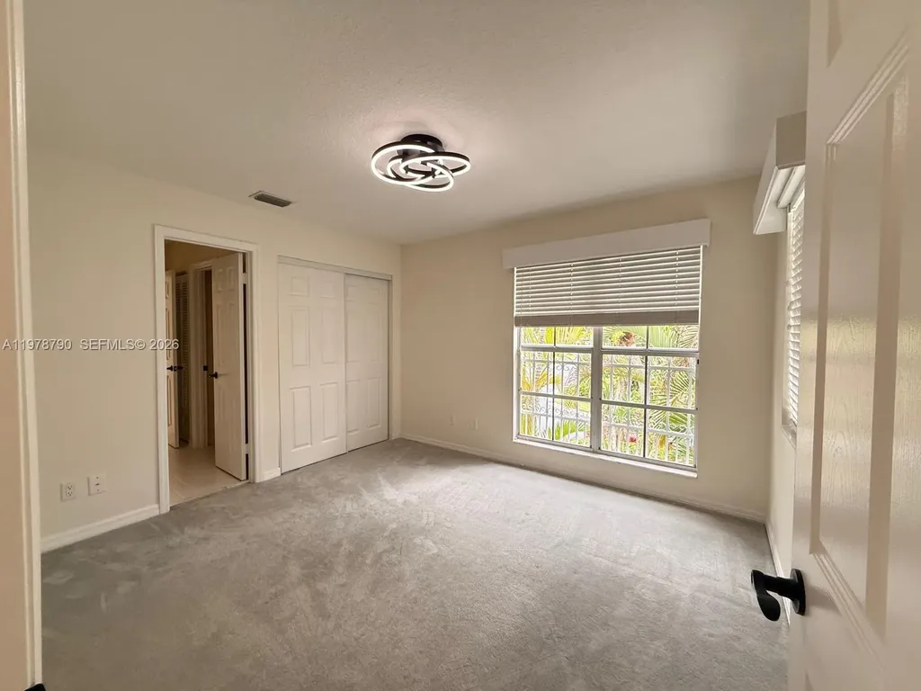 30 Windsor Lane Palm Beach Gardens FL 33418