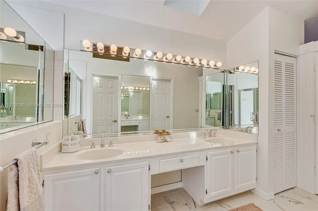 30 Windsor Lane Palm Beach Gardens FL 33418