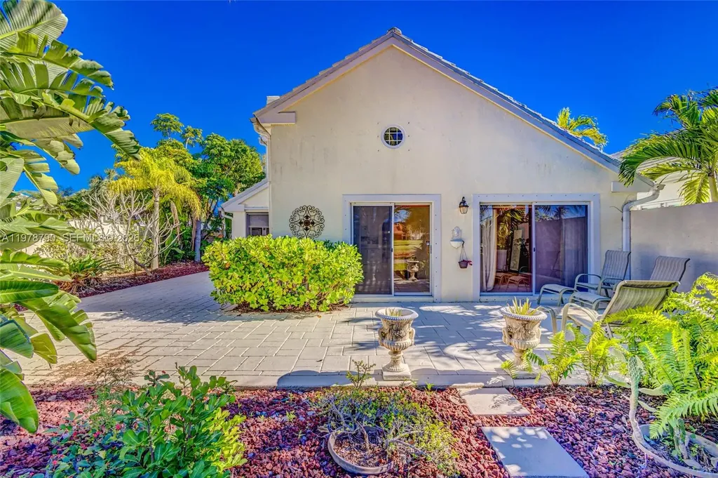 30 Windsor Lane Palm Beach Gardens FL 33418