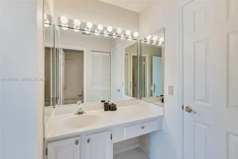30 Windsor Lane Palm Beach Gardens FL 33418