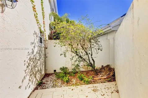 30 Windsor Lane Palm Beach Gardens FL 33418