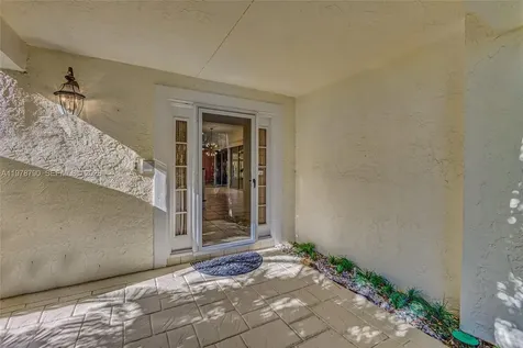 30 Windsor Lane Palm Beach Gardens FL 33418