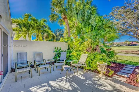 30 Windsor Lane Palm Beach Gardens FL 33418