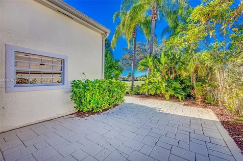 30 Windsor Lane Palm Beach Gardens FL 33418