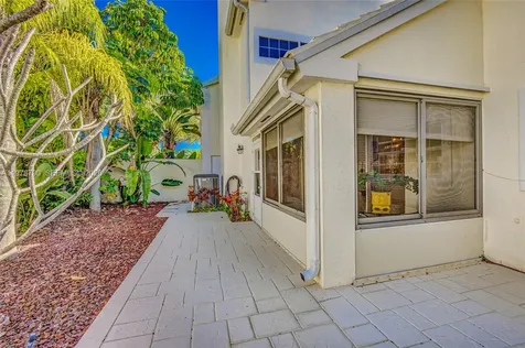 30 Windsor Lane Palm Beach Gardens FL 33418