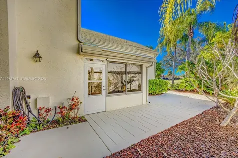 30 Windsor Lane Palm Beach Gardens FL 33418