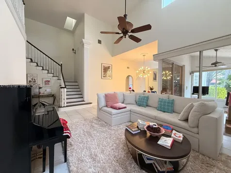 30 Windsor Lane Palm Beach Gardens FL 33418
