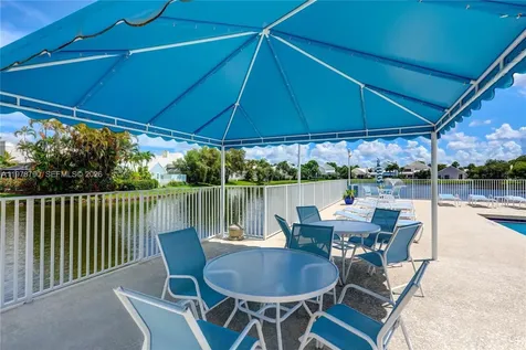 30 Windsor Lane Palm Beach Gardens FL 33418