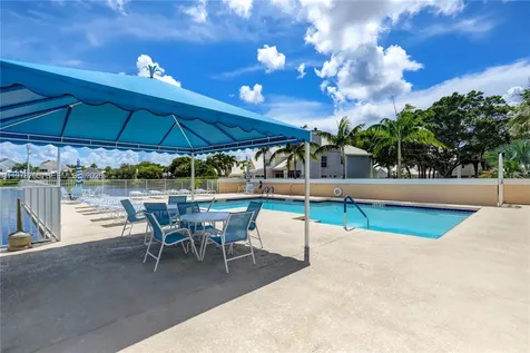 30 Windsor Lane Palm Beach Gardens FL 33418