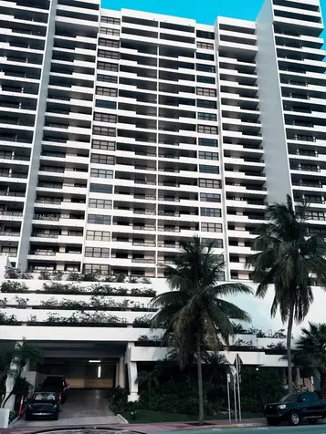 2555 Collins Avenue Miami Beach FL 33140