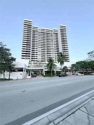 2555 Collins Avenue Miami Beach FL 33140