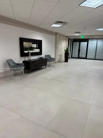 2555 Collins Avenue Miami Beach FL 33140