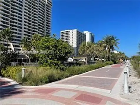 2555 Collins Avenue Miami Beach FL 33140