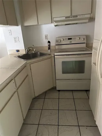 2194 W 60th Street Hialeah FL 33016