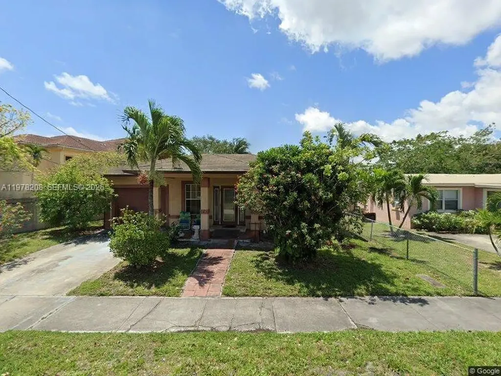 158 SW 5th Street Deerfield Beach FL 33441