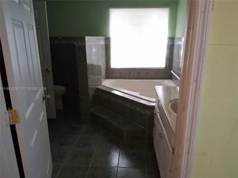 158 SW 5th Street Deerfield Beach FL 33441