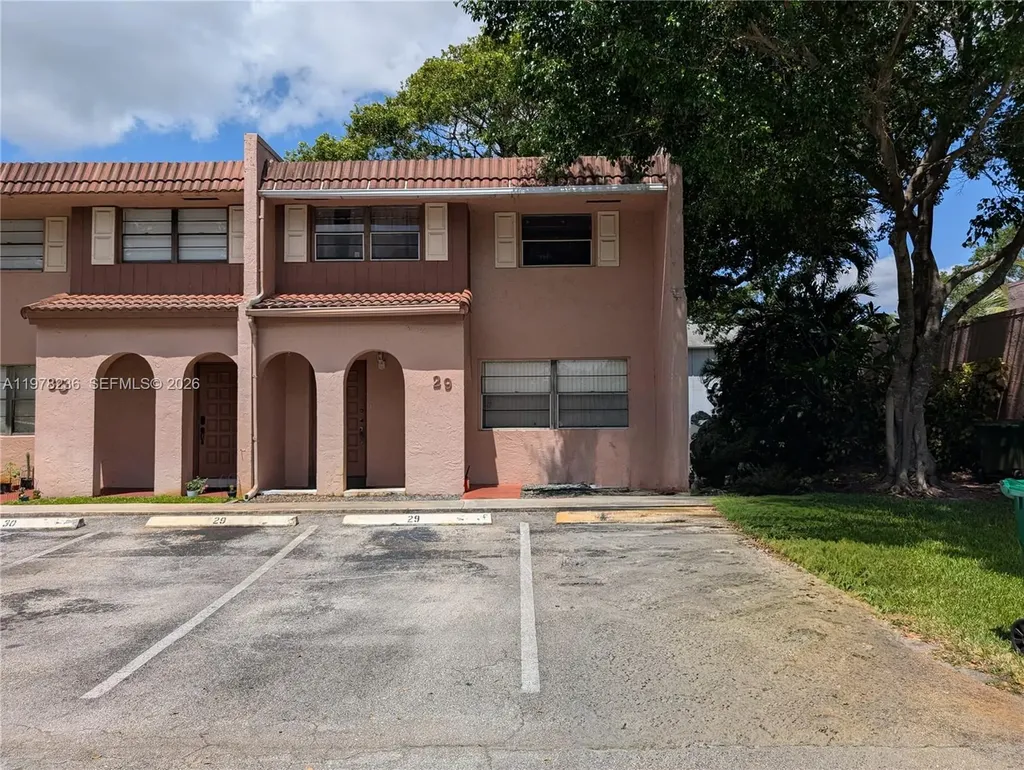 29 Seville Circle Davie FL 33324