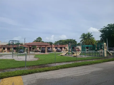 29 Seville Circle Davie FL 33324