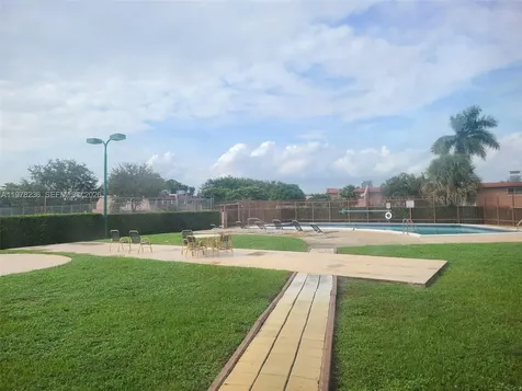 29 Seville Circle Davie FL 33324
