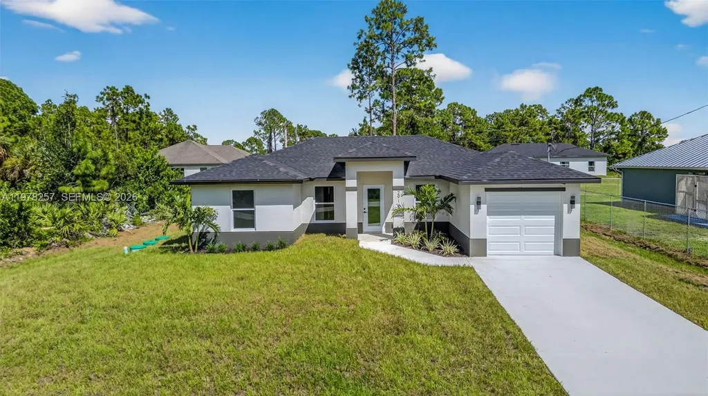 2916 Dora Lehigh Acres FL 33974