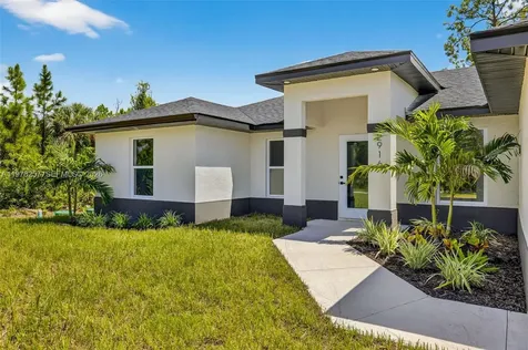 2916 Dora Lehigh Acres FL 33974