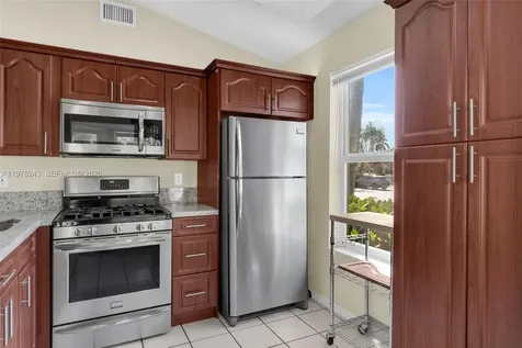 8751 SW 215th Terrace Cutler Bay FL 33189